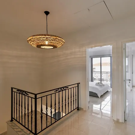 Cozy Breeze - Chic With Amazing Pool & Bbq Villa *
