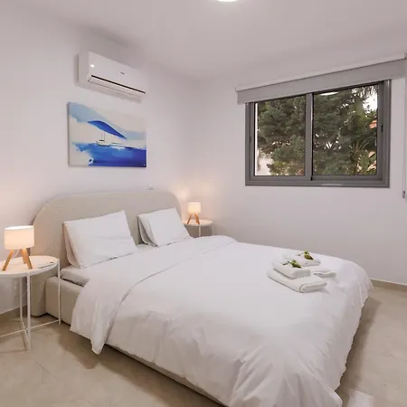 Cozy Breeze - Chic With Amazing Pool & Bbq Villa *