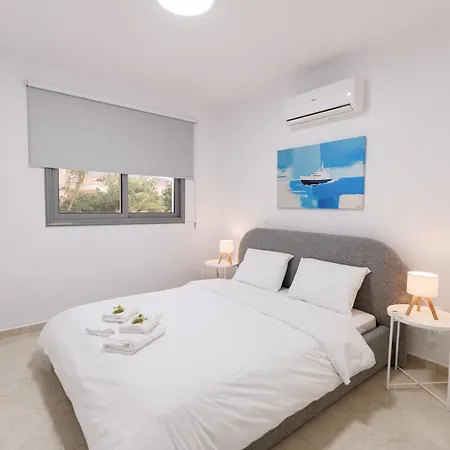 Cozy Breeze - Chic With Amazing Pool & Bbq Alethriko