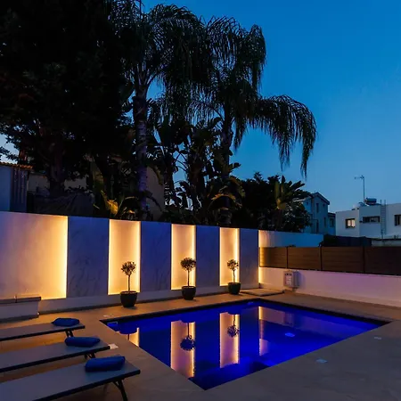 Cozy Breeze - Chic With Amazing Pool & Bbq Villa Alethriko