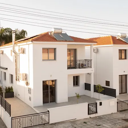 Cozy Breeze - Chic With Amazing Pool & Bbq Villa *