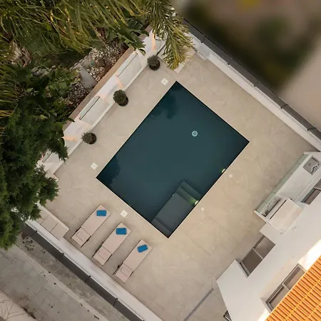 Cozy Breeze - Chic With Amazing Pool & Bbq Alethriko